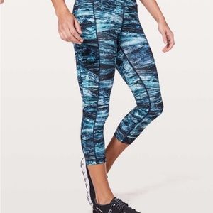 NWOT Lululemon Leggings. Size 4. Full on Luxtreme Fabric. Run. Sweat wicking.